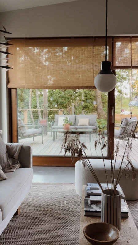 💚Warm brown plant💚 Our Warm brown plant roller blinds with cord pull in the beautiful home of @linneasinterior 😍 The rol…